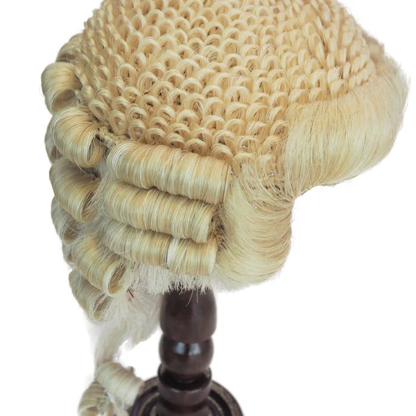 why do barristers wear wigs