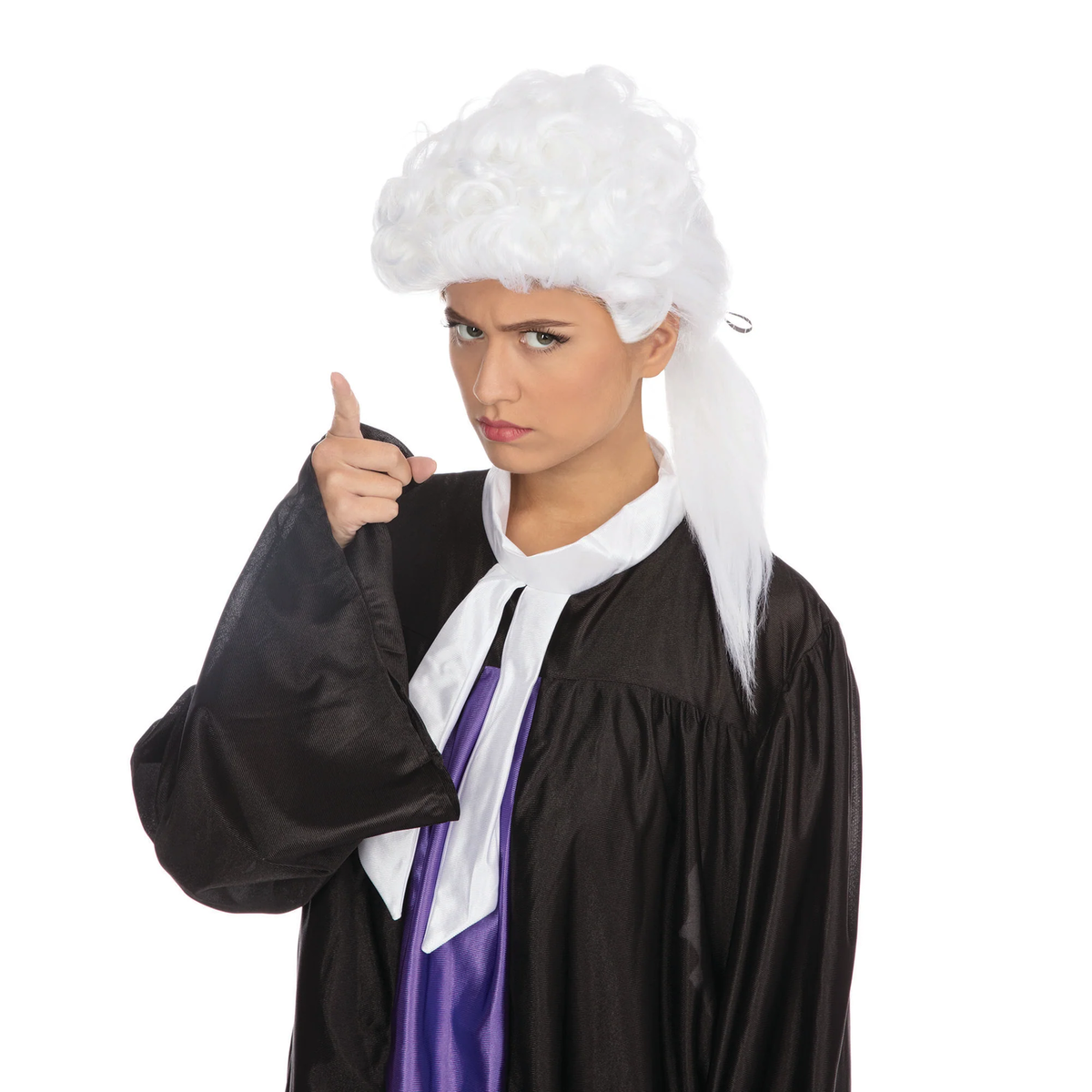 why do barristers wear wigs